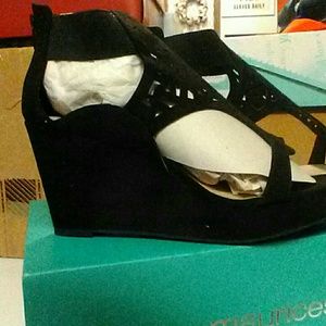 Maurices Black Wedges Size 11
